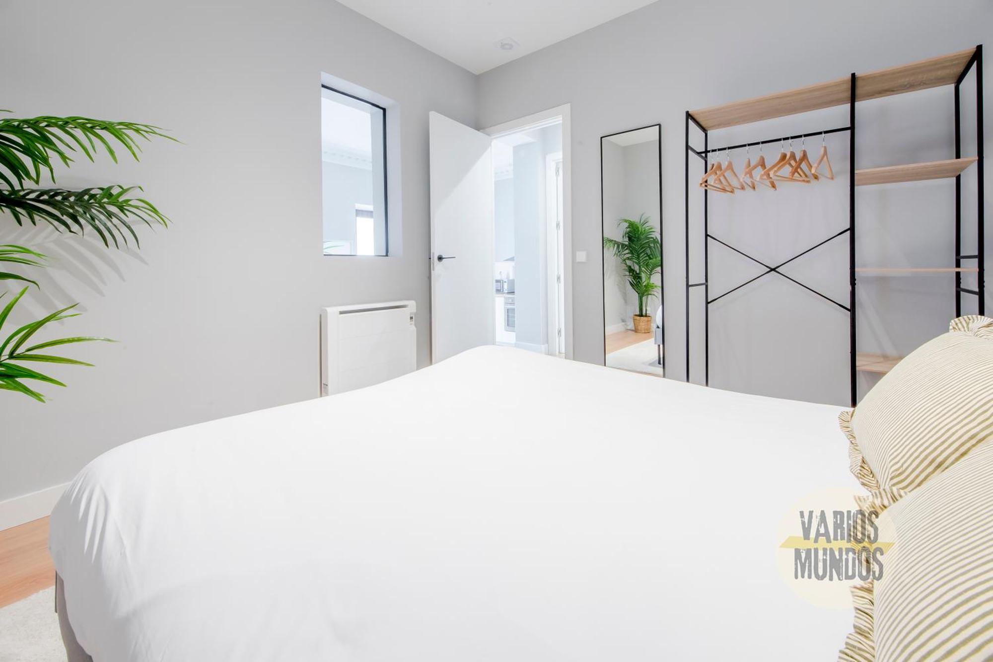 מדריד Modern Apt & Cool Interior Design A 20 Metros Del Retiro E1 מראה חיצוני תמונה